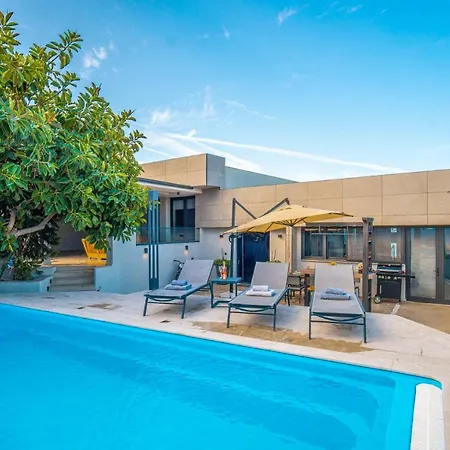 Vila Cimentepe Deluxe 1 - With Heated Pool & Close To Yalikavak Marina *