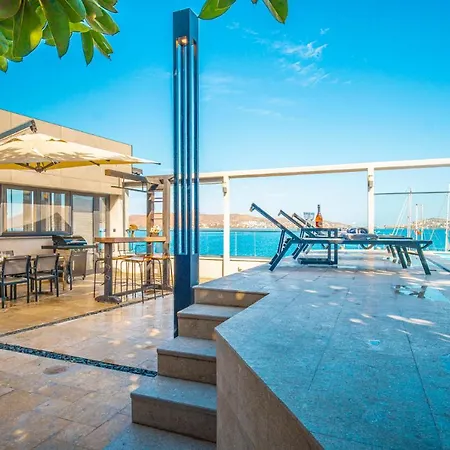 Cimentepe Deluxe 1 - With Heated Pool & Close To Yalikavak Marina *