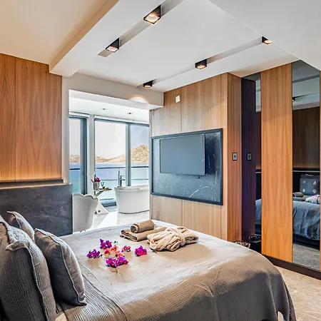 Cimentepe Deluxe 1 - With Heated Pool & Close To Yalikavak Marina *