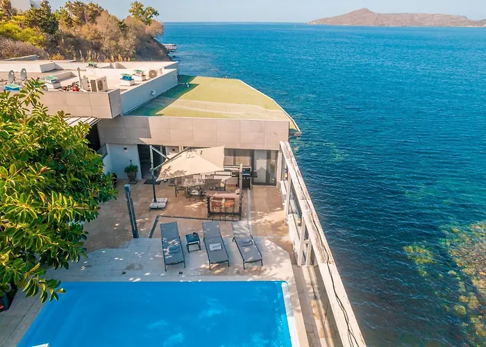 Cimentepe Deluxe 1 - With Heated Pool & Close To Yalikavak Marina